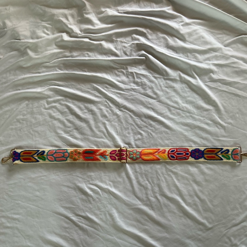 Source Unknown Multicolor Embroidered purse strap floral embroidery pattern - Picture 2 of 13